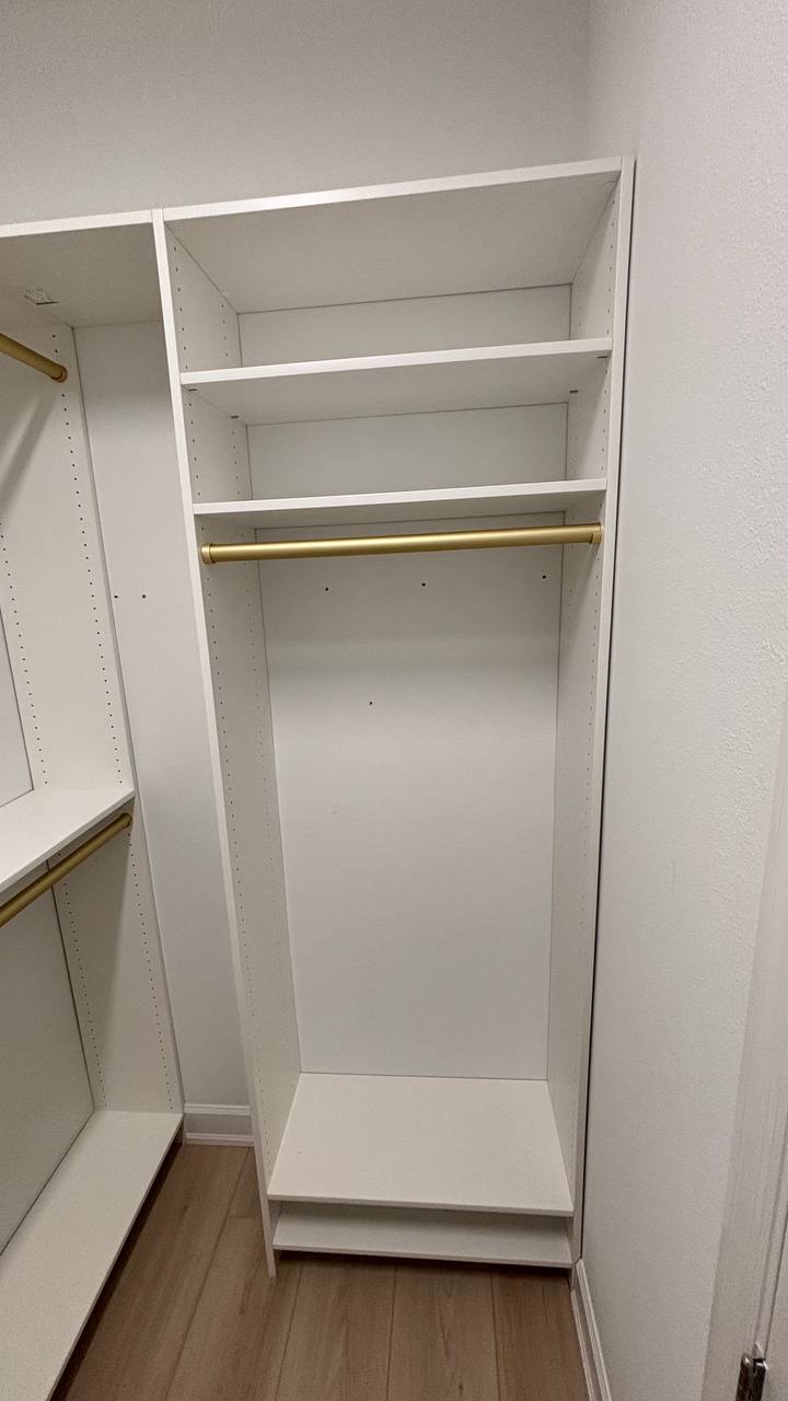 Custom Closet Layout