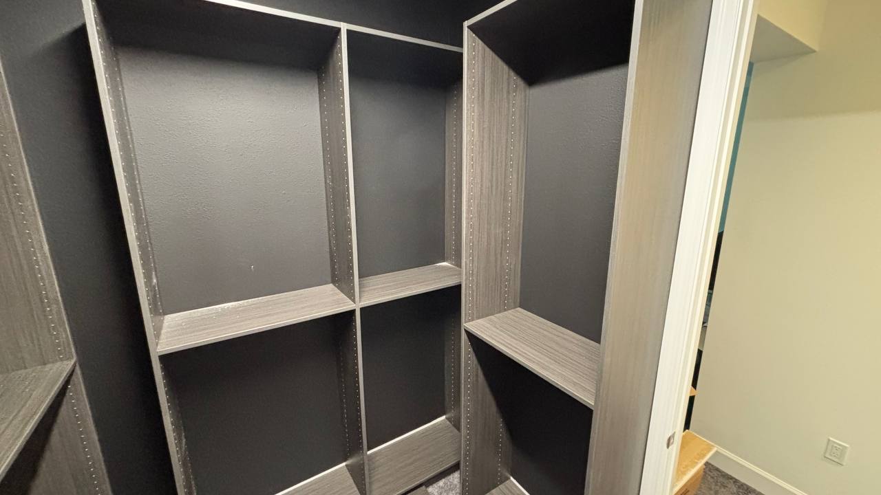 Custom Closet Layout