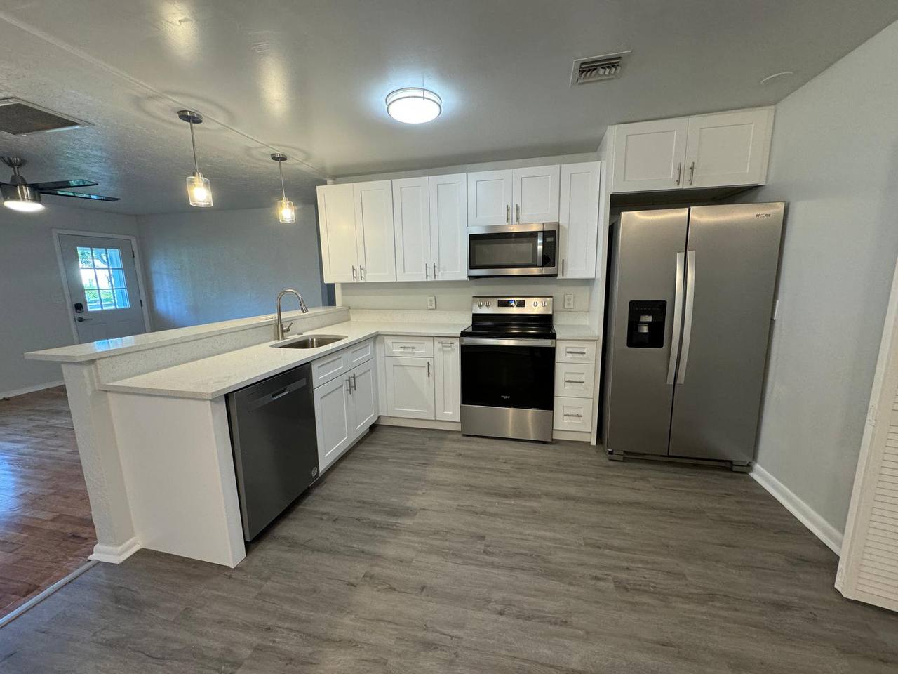 Modern Kitchen Features